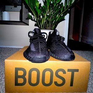Yeezy Boost 350 V2